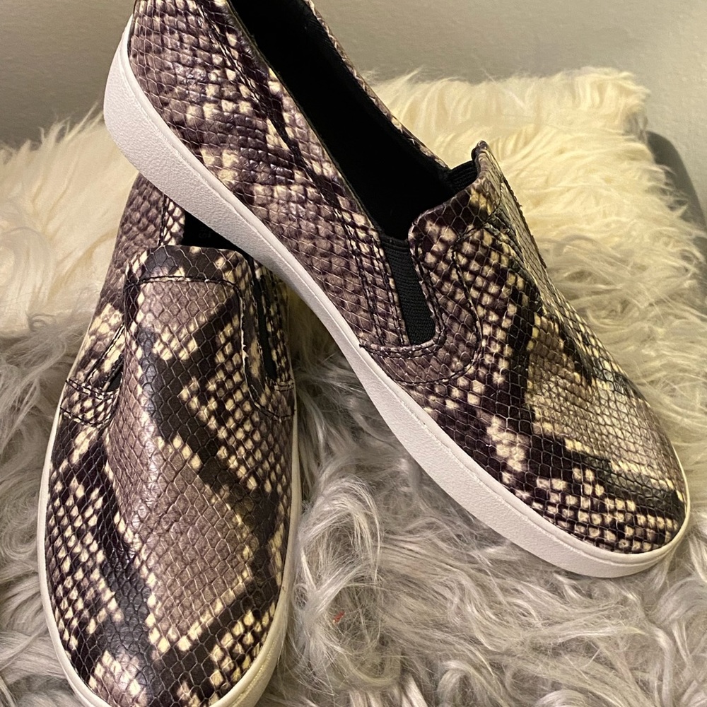 Michael Kors Women's Keaton Sneakers Embossed pyth - Picture 2 of 4